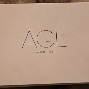 AGL Cream Shoe Box